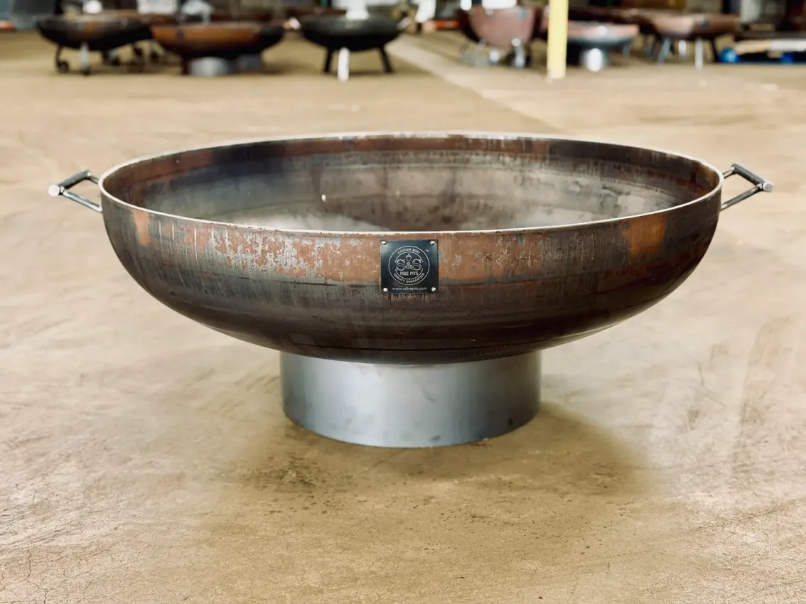 Short Fire Pit With Round Base